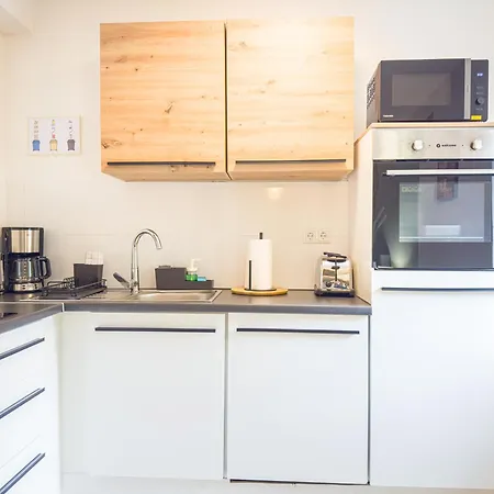 Immostay S#ferienhaus - Parken & Wifi Апартаменти *